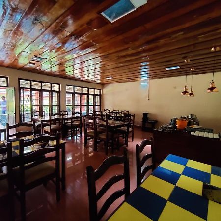 Hotel Samrat Jabalpur Bagian luar foto