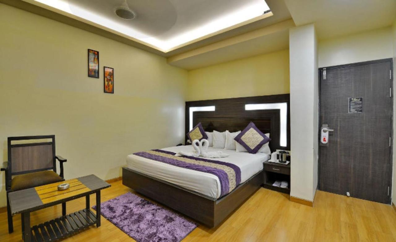 Hotel Samrat Jabalpur Bagian luar foto