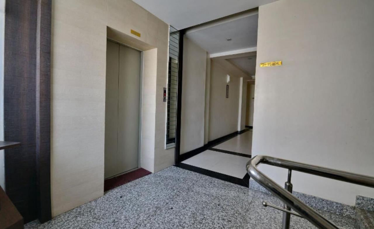 Hotel Samrat Jabalpur Bagian luar foto