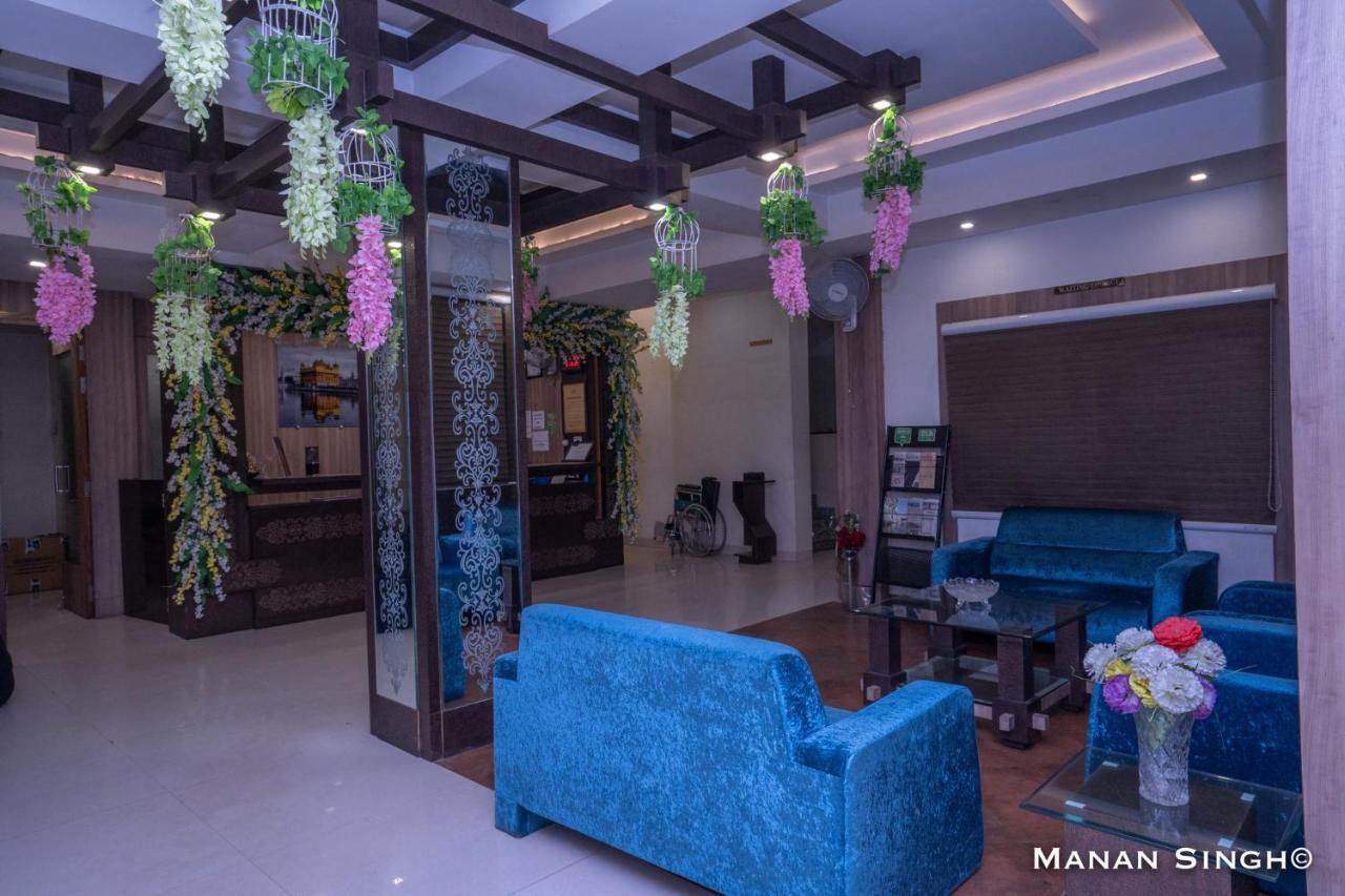 Hotel Samrat Jabalpur Bagian luar foto