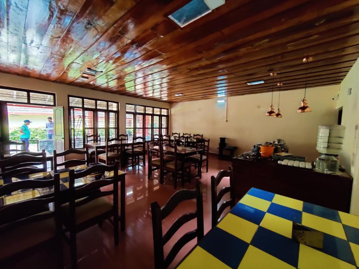 Hotel Samrat Jabalpur Bagian luar foto
